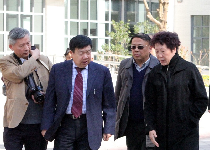 商学院隆重举行企管831班校友回访母校活动